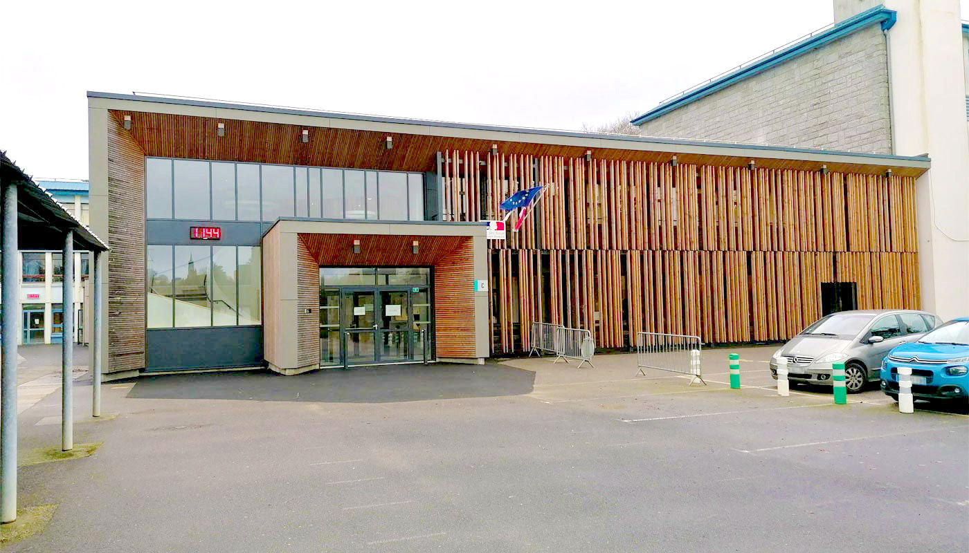 Ensemble vitré grande dimension au lycée de Quimper